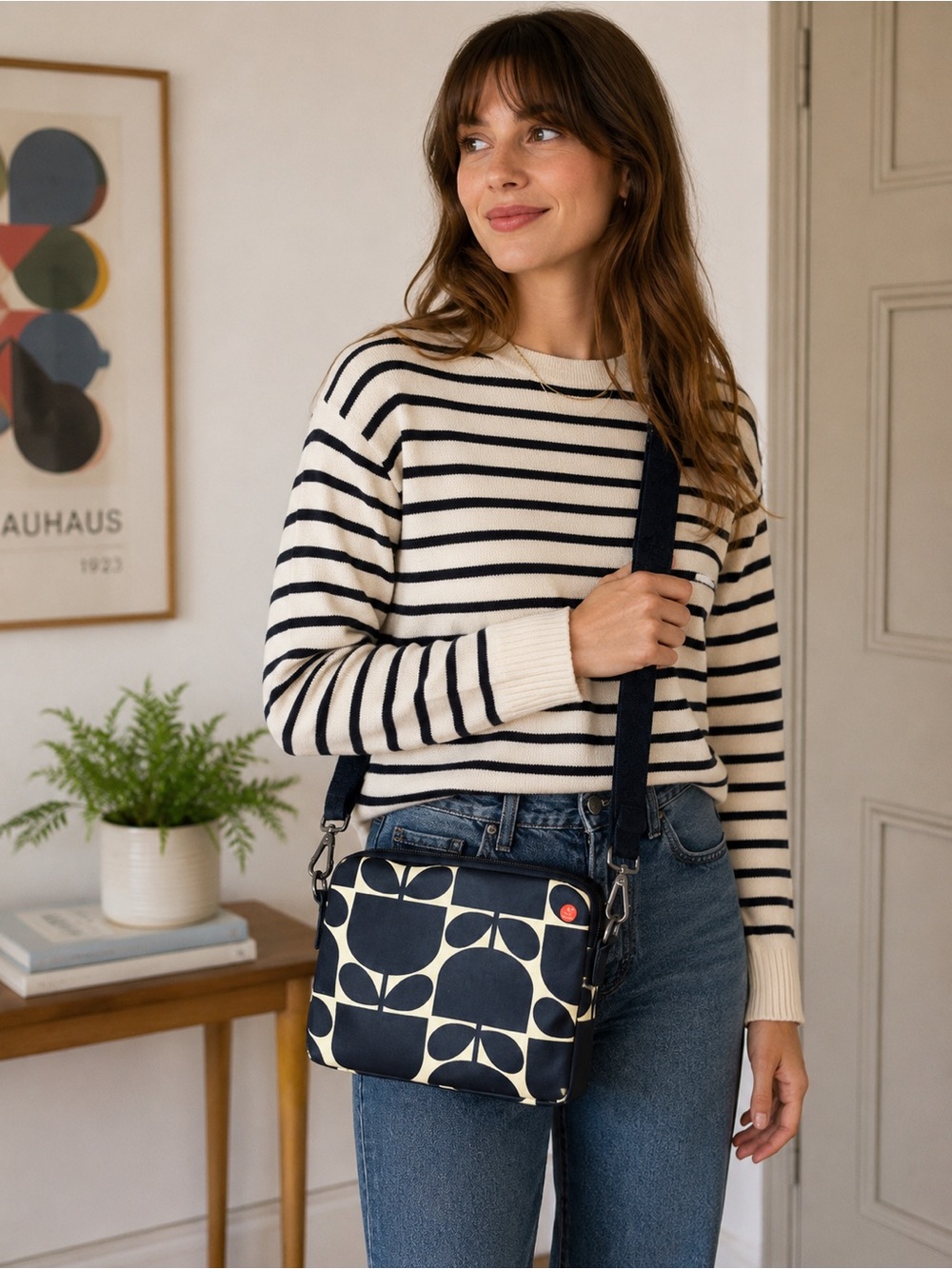 Orla Kiely Crossbody Bag Retro Mod Floral Print Adjustable Strap Black Cream
